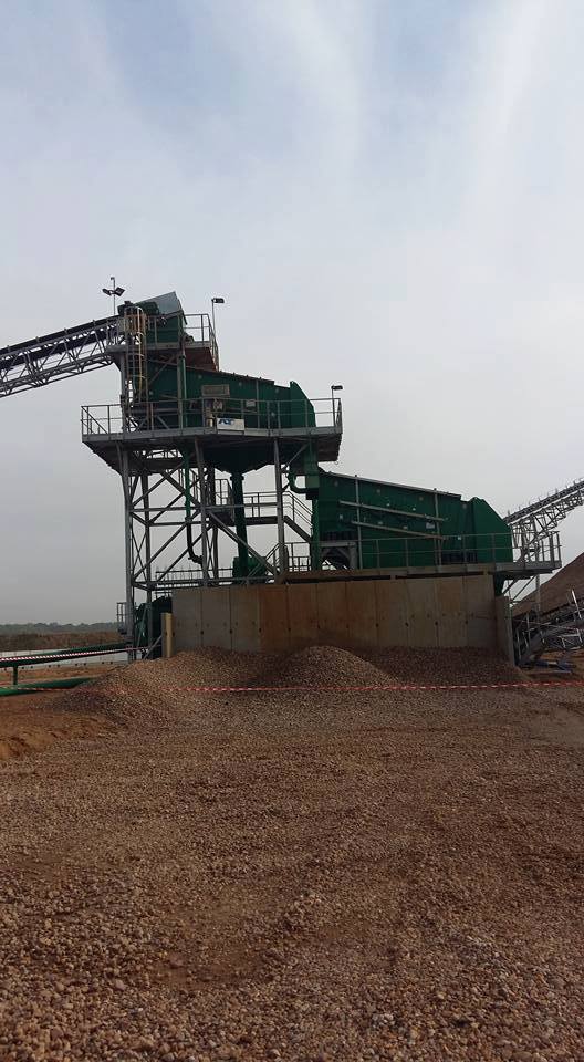 zjęcie przedstawia maszynę wydobywczą w kopalni